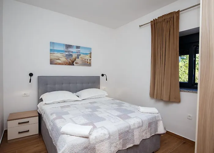 Miema With Jacuzzi Zára