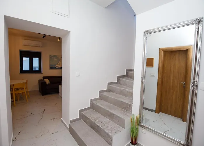 Miema With Jacuzzi דירה זאדאר