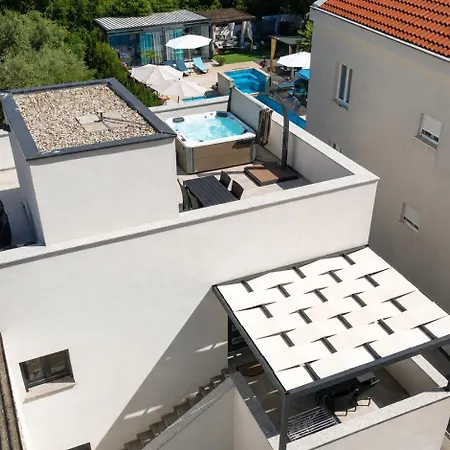 Lägenhet Miema With Jacuzzi Zadar