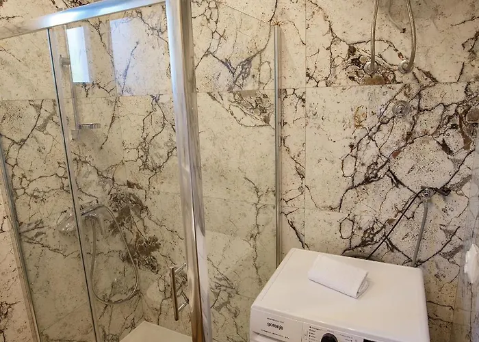 Miema With Jacuzzi Apartment *